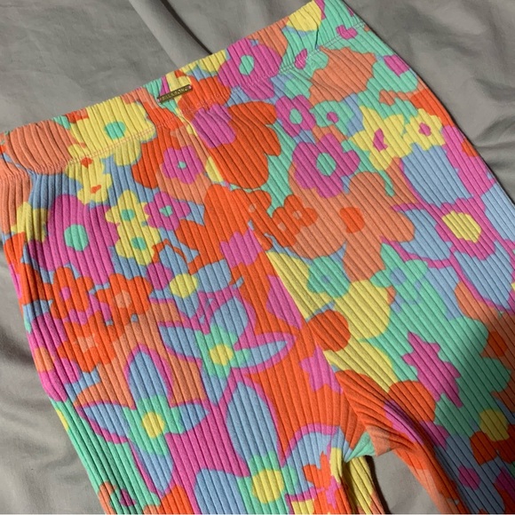 ✨Billabong Thermal Bell Bottom Pants✨ - Picture 3 of 10